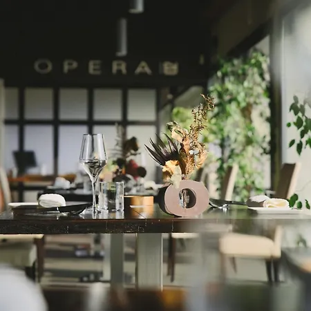Opera 02 בית חווה *